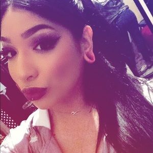 Meet your Posher, Yessenia